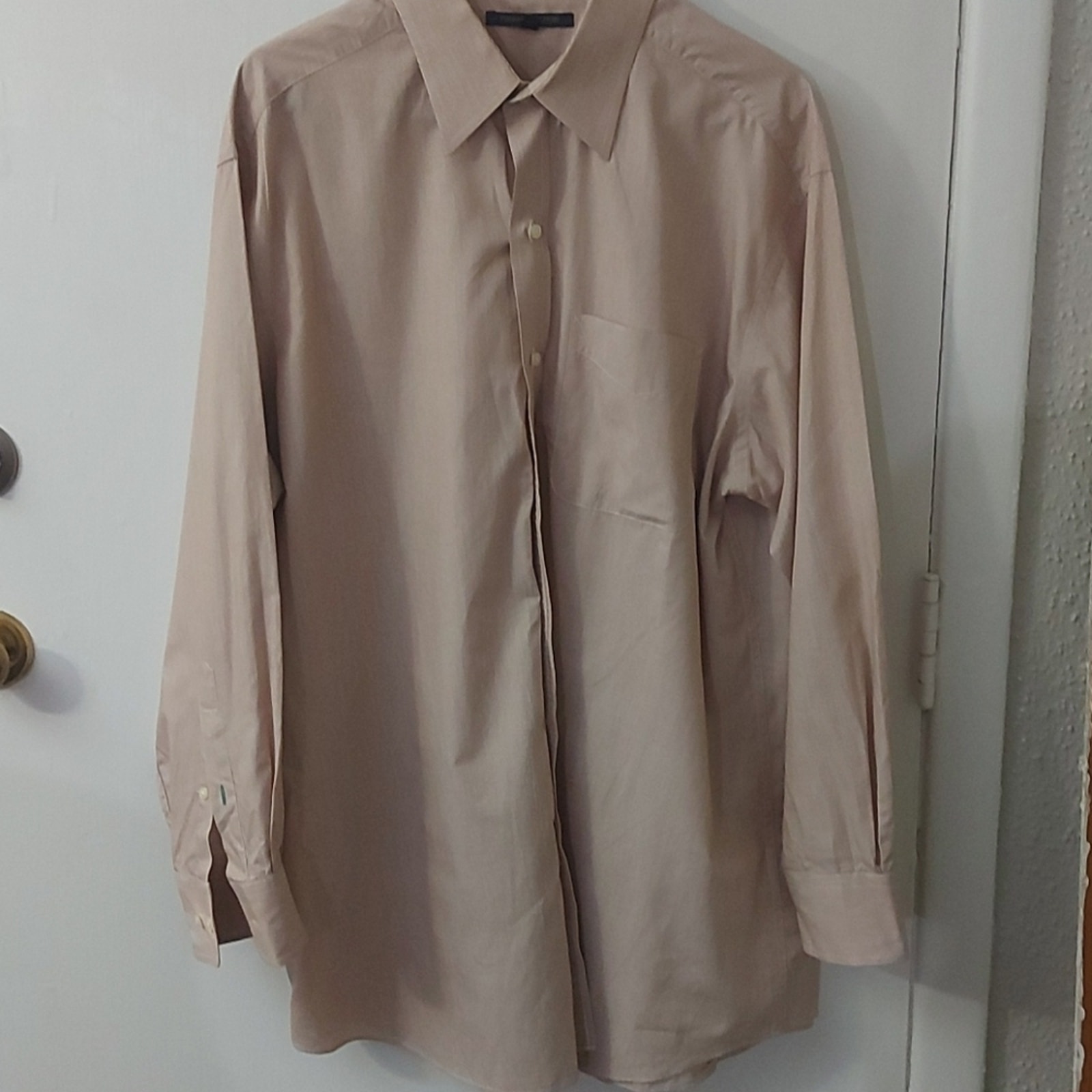 Tommy Hilfiger Light Brown Dress Shirt 16 1/2 32-33 Corporate Holiday Casual